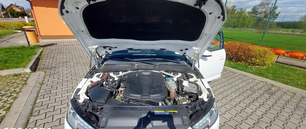 Audi A4 cena 72900 przebieg: 112000, rok produkcji 2017 z Malbork małe 277
